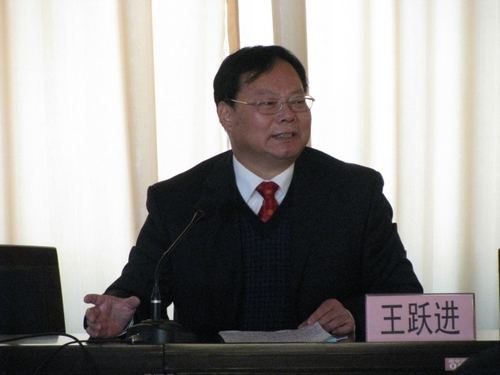陕西省科协副主席,我校副校长,陕西省园艺学会理事长王跃进讲话