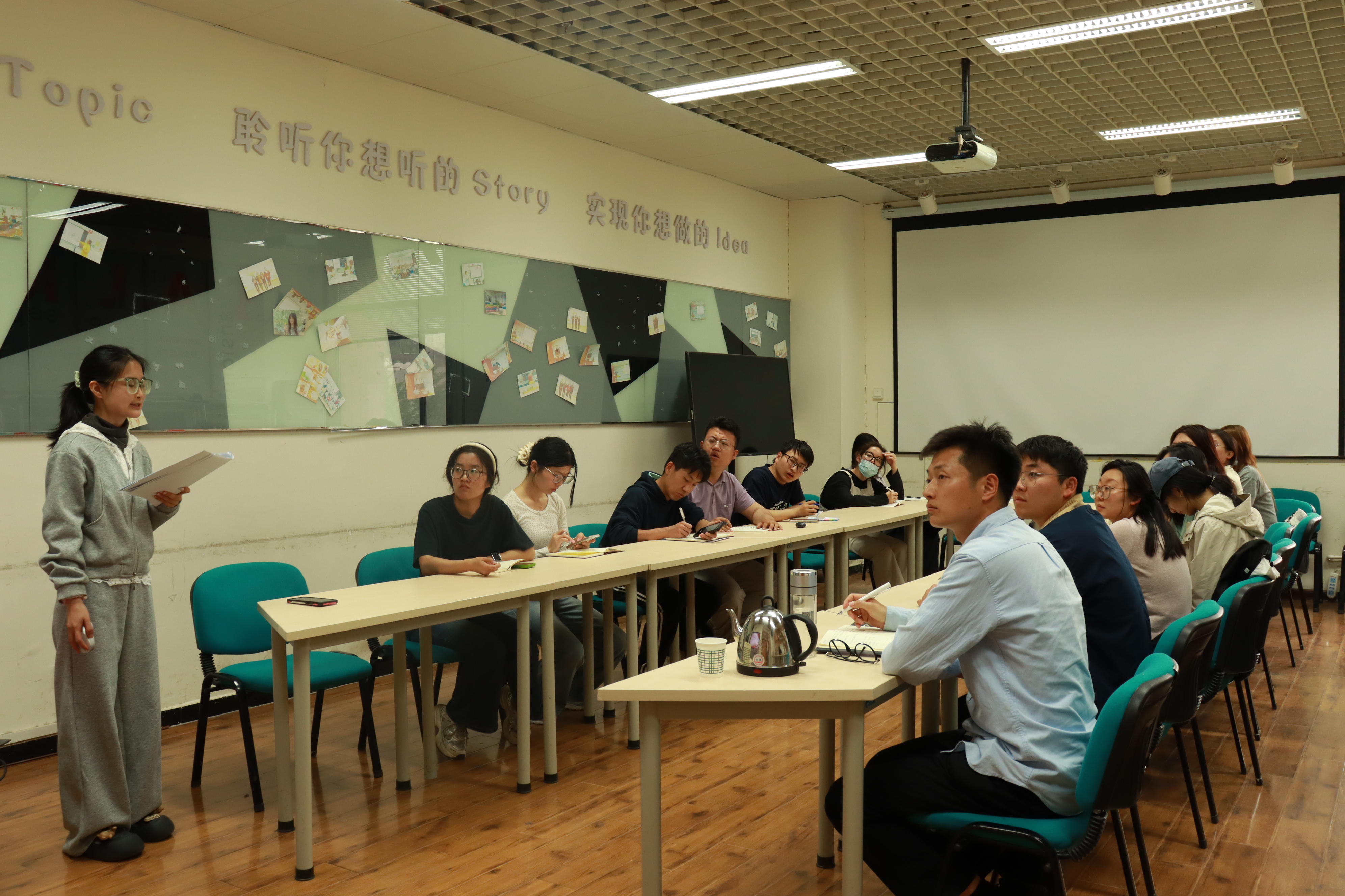 政治理论学习照片2.JPG